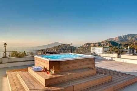 Colli di Fontanelle Apartment | GOCCE VILLAS - The Palace Villa Escondida