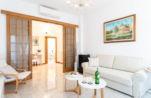 Novoli - San Donato Apartment | Godi Fiorenza Suite - Duomo a 15 Minuti e Aeroporto a 4 Minuti con Tramvia T2