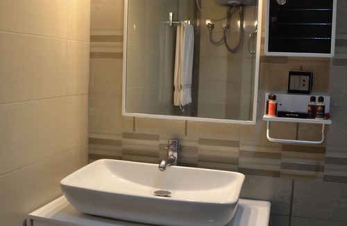 F-7 Sector Cabin | Gofas Lodge