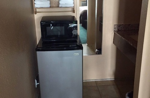 Browning Hotel | Going-To-The-Sun Inn & Suites