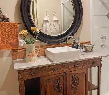 Rutherglen Apartment | Gold and Grapes Garden Suites