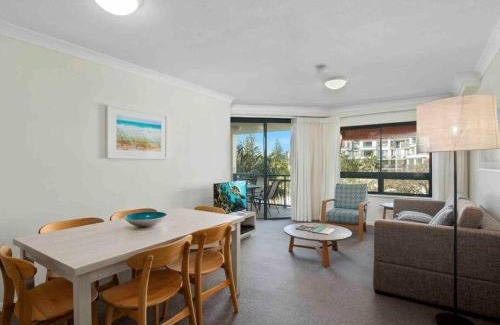 Coolangatta Apartment | Gold Coast Calypso Resort, Coolangatta Beach