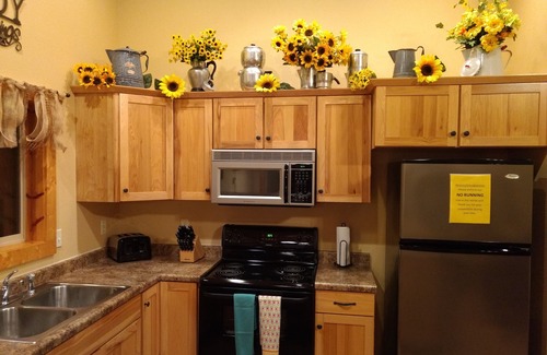 Hill City House | Gold Pan Inn nCentrally located! A Perfect Place to Stay!