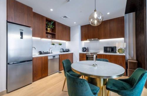 Dubai Apartment | Goldbest La Mer - Luxury 1 bdr Apartment with Beachfront Pool