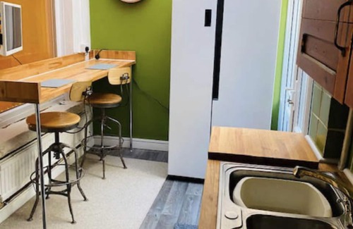 Six Bells House | Goldcroft – A Warm & Welcoming Getaway in the Heart of the Valleys