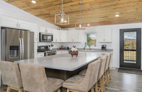 Anaconda Cabin | Golden Aspens and Mountain Views