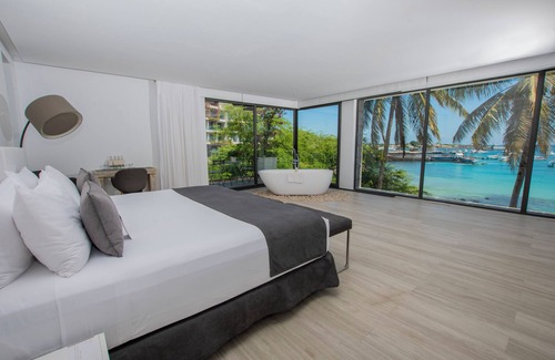 Puerto Baquerizo Moreno Hotel | Golden Bay Galapagos