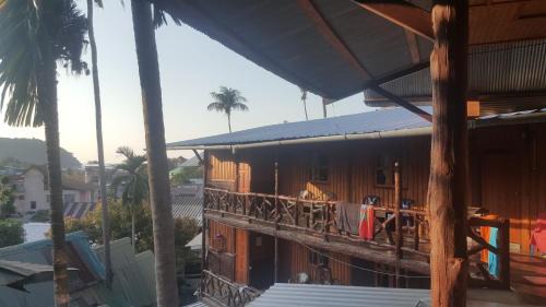 Ko Phi Phi House | Golden Hill Guesthouse