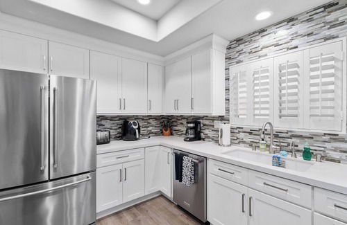 Seal Beach House | Golden Hour Hideaway – 3BR Near Sand, Dining & Adventure