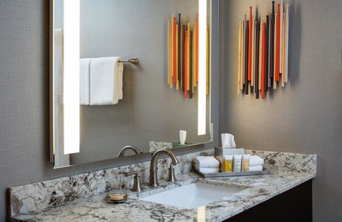 Stateline Hotel | Golden Nugget Hotel & Casino Lake Tahoe