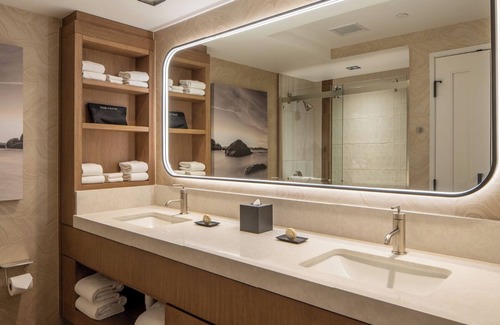 Stateline Hotel | Golden Nugget Hotel & Casino Lake Tahoe