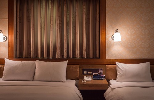 Fengshan District Hotel | Golden Phoenix Hotel