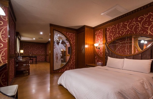 Fengshan District Hotel | Golden Phoenix Hotel