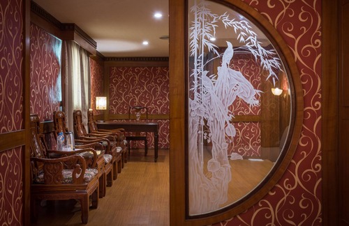 Fengshan District Hotel | Golden Phoenix Hotel