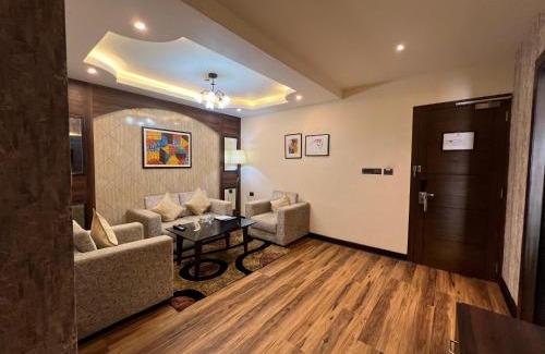 Berhampore Hotel | Golden Retreat