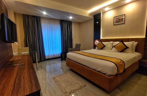 Berhampore Hotel | Golden Retreat