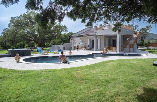 San Teodoro Villa | Golden Root San Teodoro