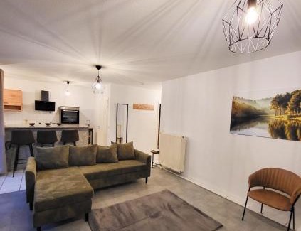 Worms Apartment | Golden Star