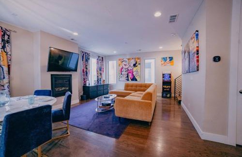 Civic Center House | Golden Triangle Townhome At Downtown Denver