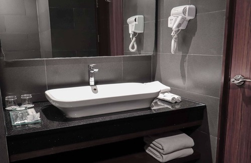 Makassar Hotel | Golden Tulip Essential Makassar