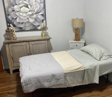 Paris House | Golden Valley Retreat