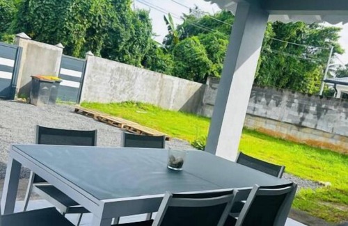 Les Abymes Villa | Golden Villa