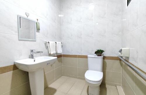 Sibu Villa | Golden Villa with 5 Rooms