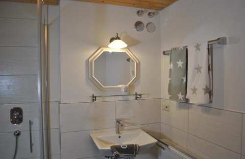 Baiersbronn Apartment | Goldener Hahn B&B Baiersbronn - Ferienwohnungen mit Hotel Service nahe Gartenschau Tal X