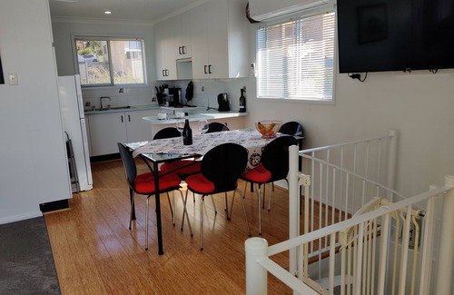 Kianga House | Golf at Glasshouse Rocks - 100m from the Water - Pet Friendly