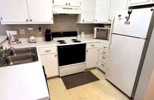 Carolina Forest Condo | ~Golf Course Condo with Pool & Jacuzzi!! Sleeps 6!