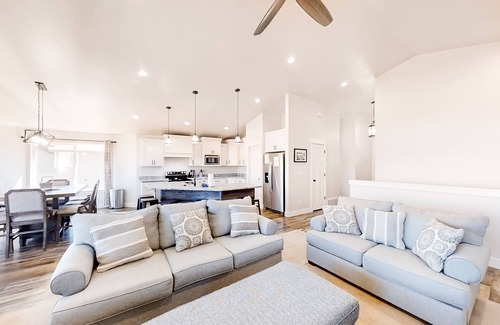 Sweetwater House | Golf course home with lake views, WiFi, deck & patio, shared pools & hot tub