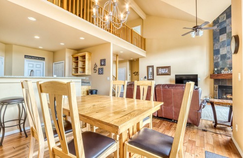 Redmond House | Golf Course View Family Retreat with WiFi, Shared Pool/Hot Tub, Deck, & More