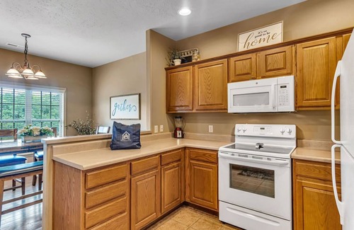 Branson West Condo | Golf Lover's Paradise-Course OnSite-Games-$400 of Daily Tickets-Near Silver Dollar City