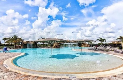 Braden River Condo | Golf, Pools, Shops in highly Desired Lakewood National Golf Club