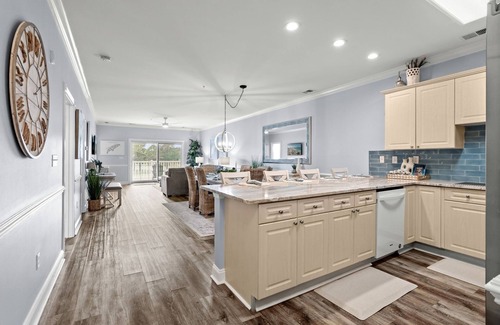 Central Myrtle Beach Condo | Golf & Sunshine - Spacious Condo Overlooking the Green