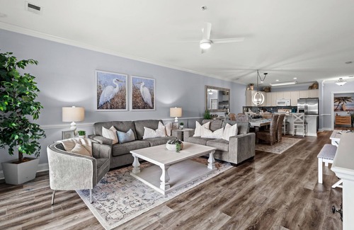 Central Myrtle Beach Condo | Golf & Sunshine - Spacious Condo Overlooking the Green