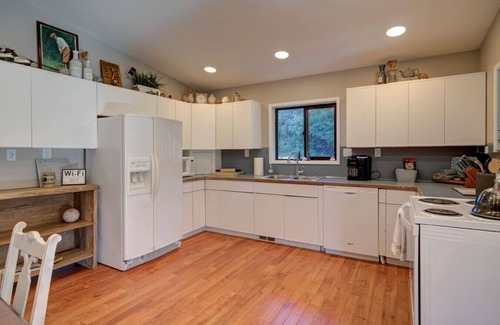Raymond Cabin | Golfer’s Getaway Cabin on Historic Golf Course