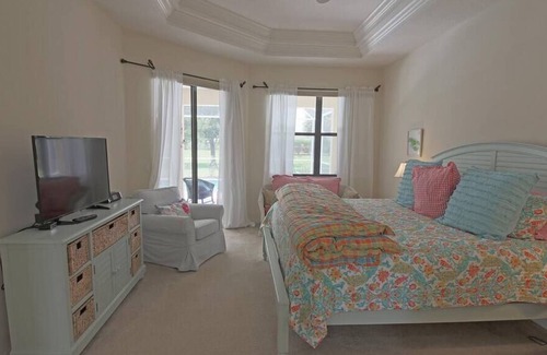 Long Meadow House | Golfing, Boating and Fishing Paradise with optional electric heated pool #243