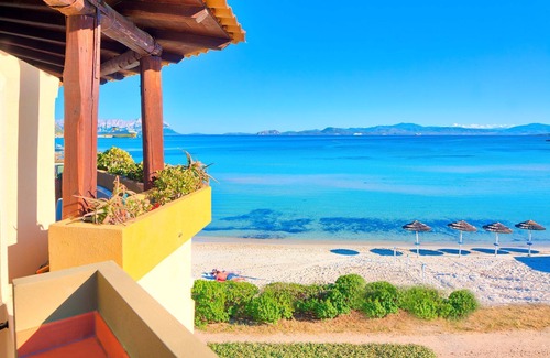 Golfo Aranci Apartment | Golfo Aranci - apartment for 2 people, directly on the beach, with terrace and sea-view