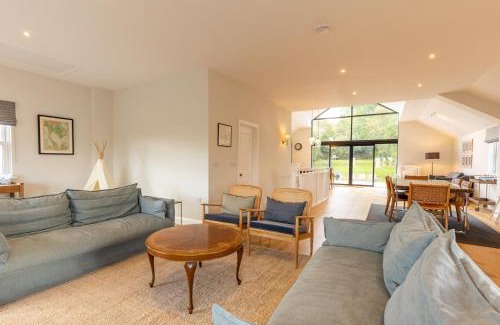 Newport House | Golwg y Lan - A stunning home for 10 with sea views