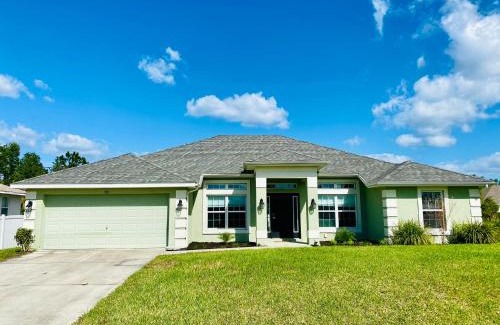 North Port House | Gone Coastal! Large Heated pool home 30 min from beaches!