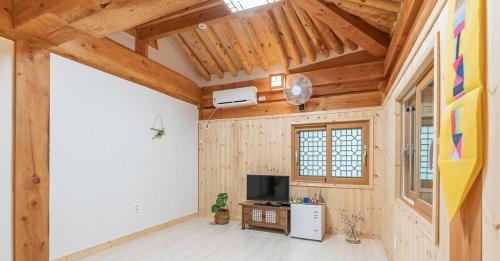 Gongju House | Gongju Goma Guesthouse