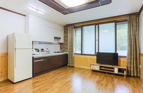 Gongju House | Gongju Gyeryongsandeul Flower Pension