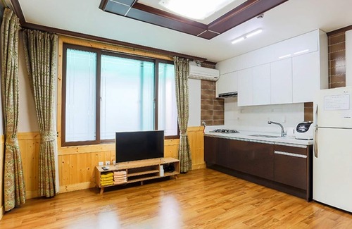 Gongju House | Gongju Gyeryongsandeul Flower Pension