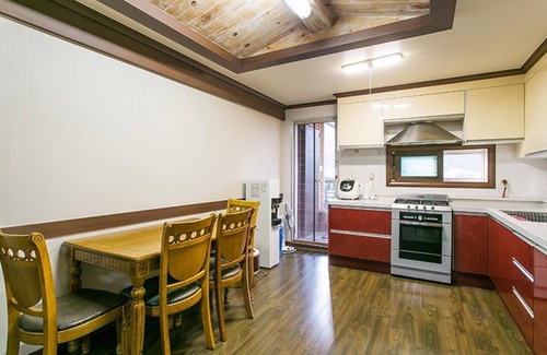 Gongju House | Gongju Gyeryongsandeul Flower Pension