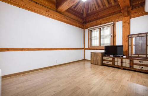 Gongju House | Gongju Haru Hanok Pension