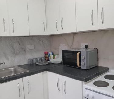 Harrow Weald House | Good priced Single Rooms in harrow with shared bathrooms