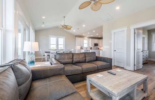 North Topsail Beach House | Good Tide-ings | Pet-friendly + Private Pool