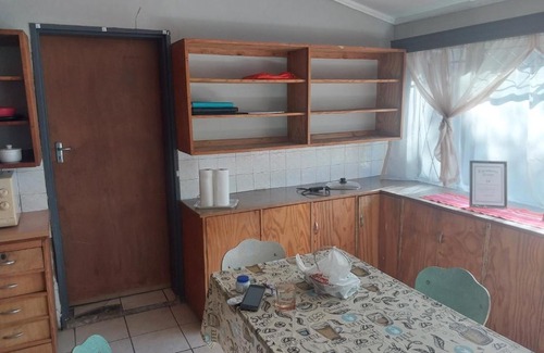Brandwag House | Good time yafe guest house