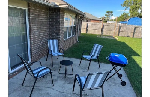 Emerald Shores House | Good Vibes On Gulf Near The Beach And Downtown